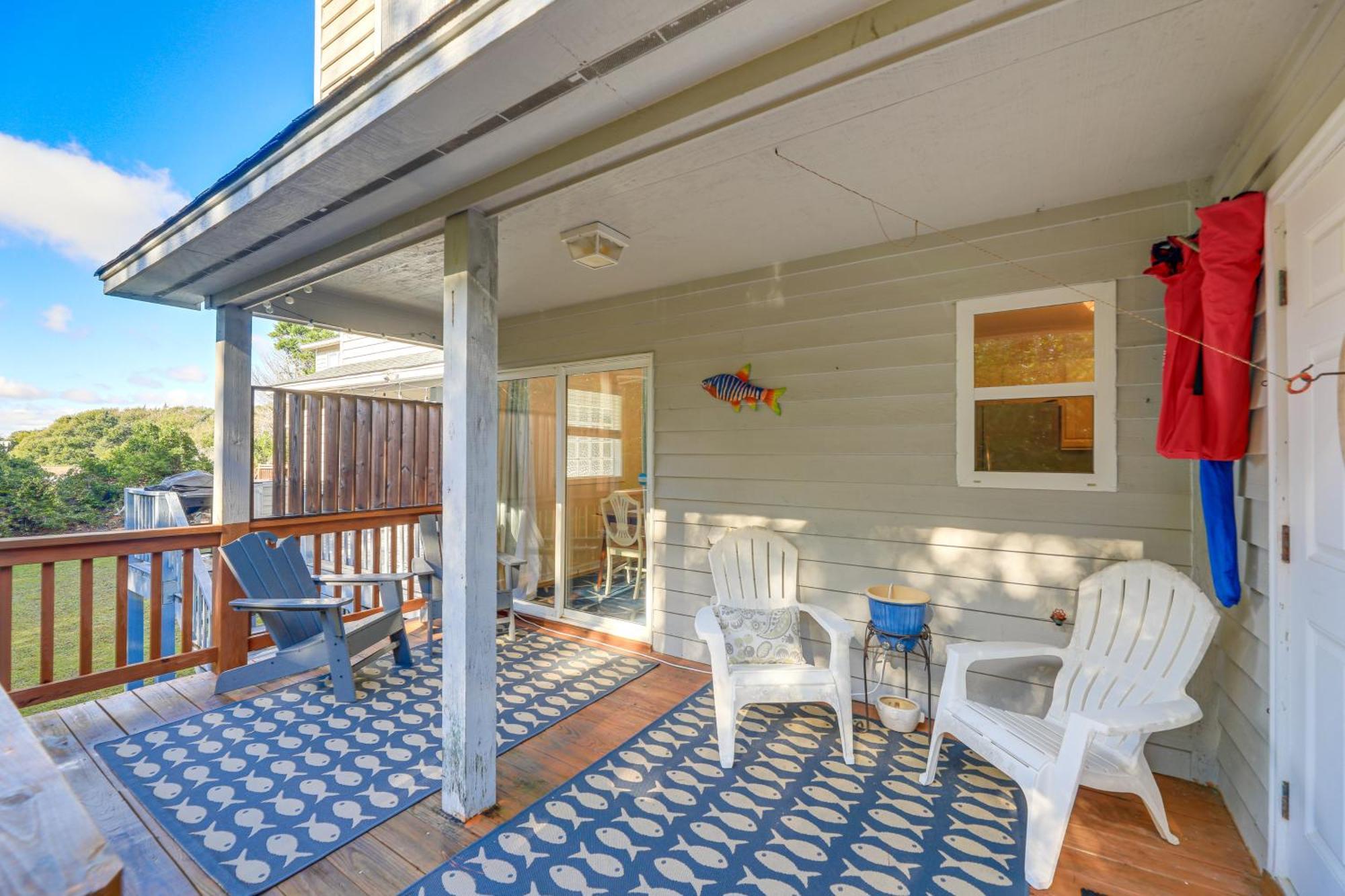 Well-Equipped Emerald Isle Townhome Pets Welcome! Exterior photo